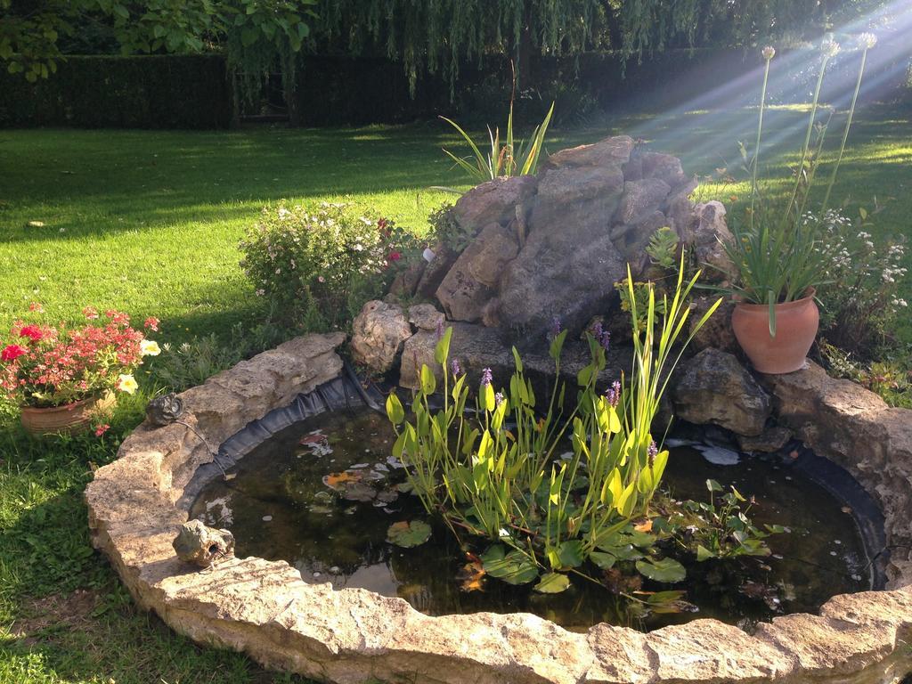 La Baronnie Bed and Breakfast Vieux-Pont Esterno foto